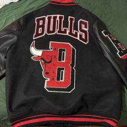 Pro Standard Men's NBA Chicago Bulls Mashup Rib Wool Varsity Jacket - Black/Red