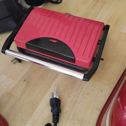 Panini Maker And Air Fryer Works Great Make Offer