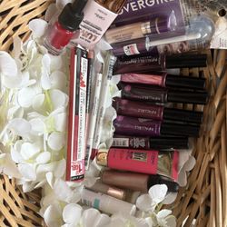 ✨ Huge Makeup Bundle – Maybelline, L’Oréal, CoverGirl, Wet n Wild (Brand New)