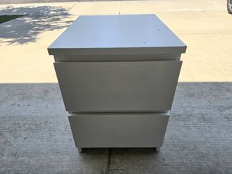 Nitestand / Bedside Table