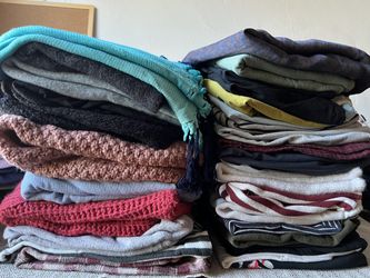 Bundle women’s clothing  Size: M Appx: 30 Pieces  All gently used and in good condition.  Includes: * Sweater  * Jacket * Long sleeve shirt  * Short s