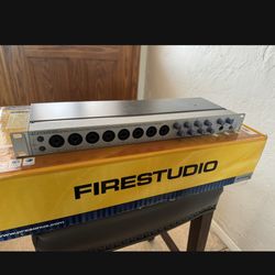 Personas Firestudio Interface