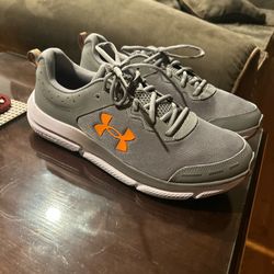 grey mens uas size 13