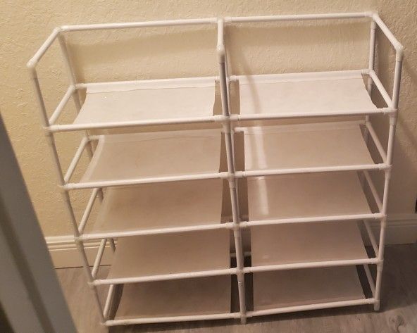 Like New Shoe Rack Holds 20 Pairs Of Shoes .