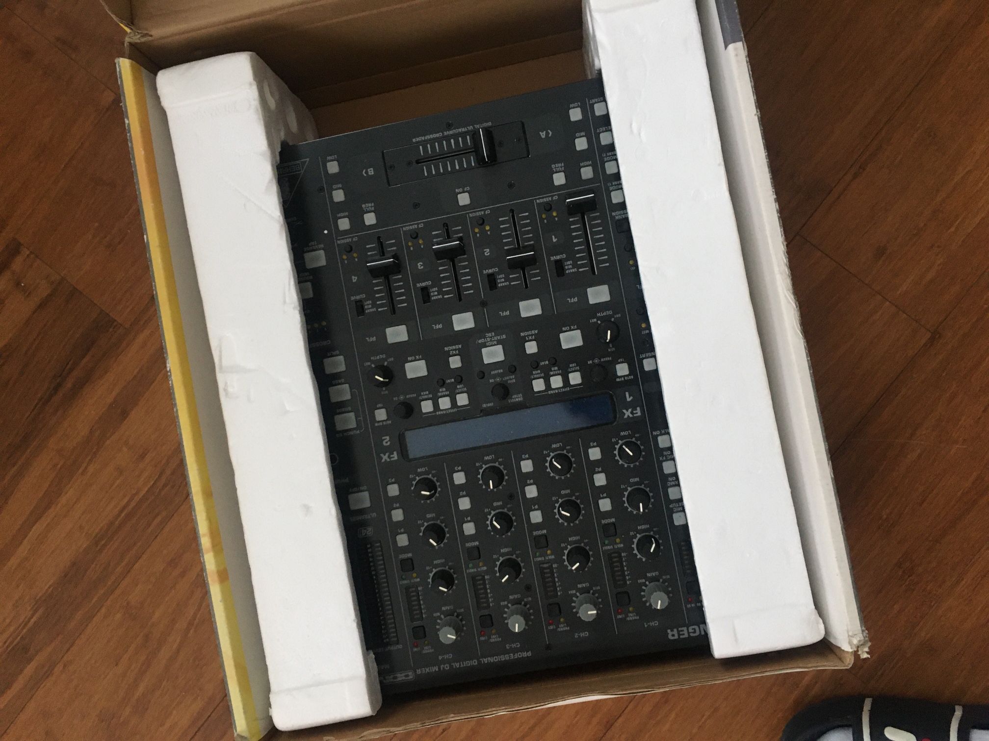 Mixer BERINGER