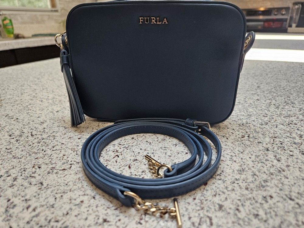 NEW FURLA Never USED - BLUE CROSSBODY Camera Bag