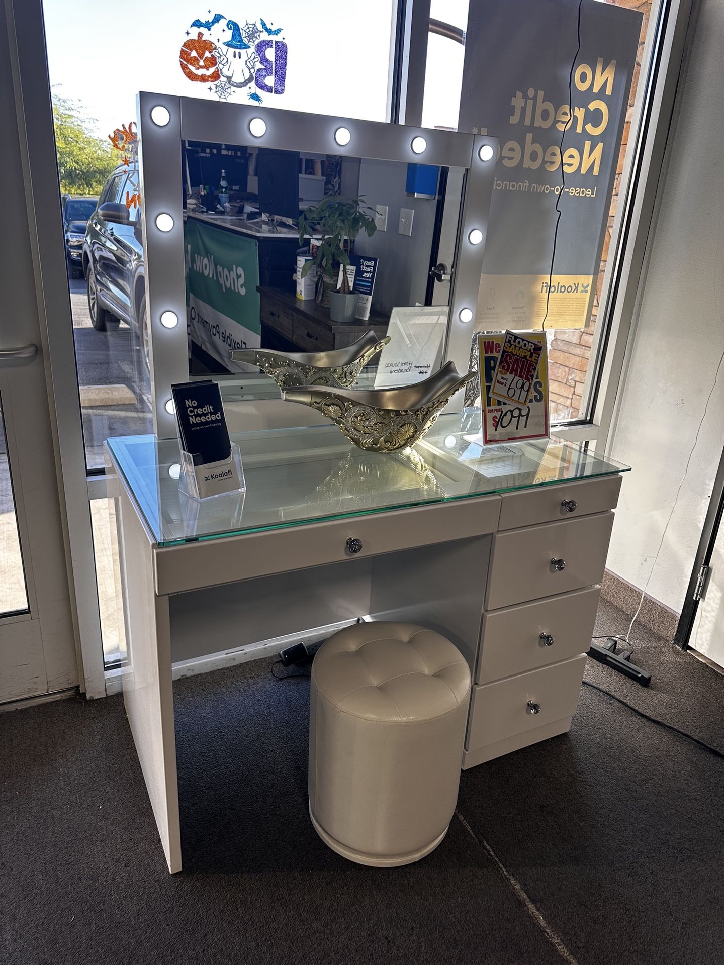 Stunning Vanity Set W/stool! $699 🤍🔥