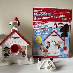 Snow Cone - Snoopy Sno-cone Machine 