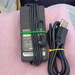SONY  VAIO LAPTOP CHARGER  19.5. V