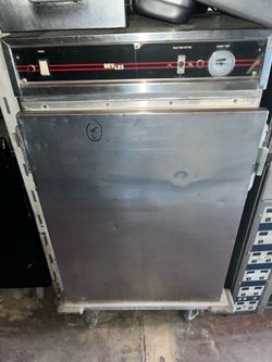 Be less half size food warmer, fully insulated, accepts full size sheet pans
