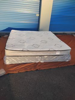 King size mattress set innerspring - delivery available