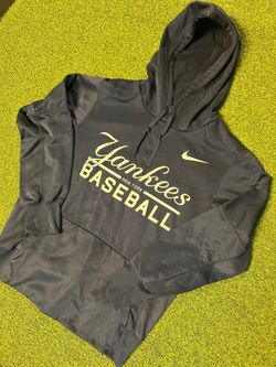 Nike Yankees Hoodie for Sale in Loehmanns Plz, NY - OfferUp