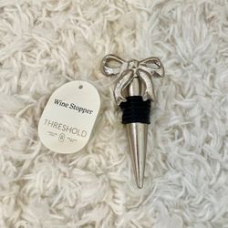 10 Threshold Silver Bow Wine Stopper Zinc Metal Barware