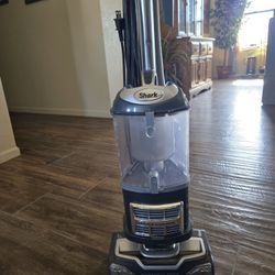 Shark Professional Navagator Vacuum