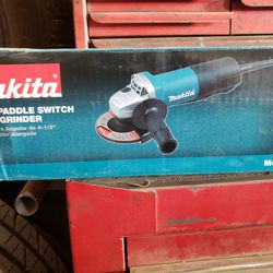 Makita 4‑1/2" Paddle Switch Angle Grinder, with AC/DC Switch


