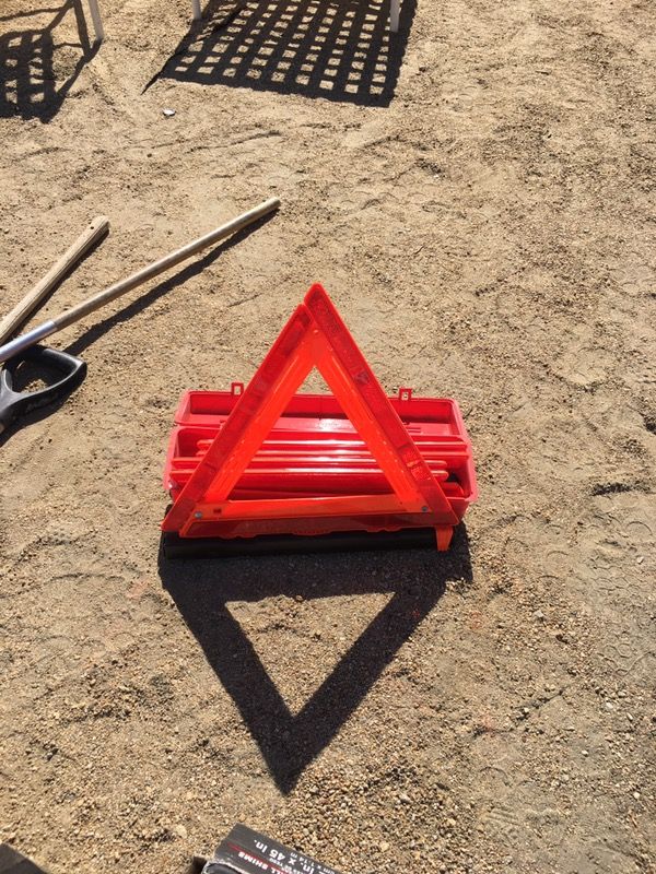 Safety Triangle Set with case
