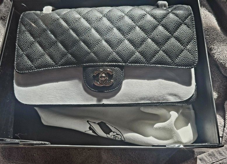 **๐ฅ BRAND NEW AUTHENTIC CHANEL HANDBAG ๐ฅ**