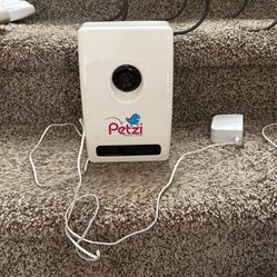 Petzi Pet And Treat Camera