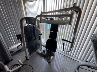 Technogym Selection Chest Press – Commercial Gym Equipment – Excellent Condition