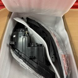 Headlights Headlamp Replacement for 2011-2014 Hyundai Sonata Projector Headlight Clear Lens Amber Corner Pair Left and Right Side