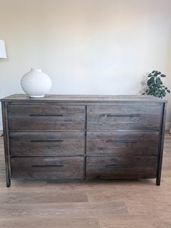 Living Spaces 6-Drawer dresser( Wood)