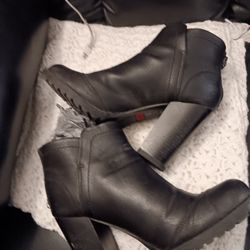 Levi's Ladies SHORT BOOTS