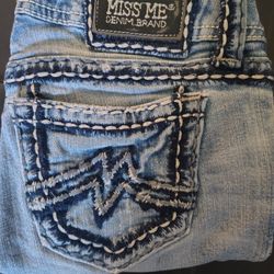 Miss Me Size 28 Distressed Sunny Boot Inseam 31
