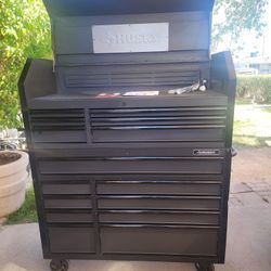 Husky Tool Box 52in