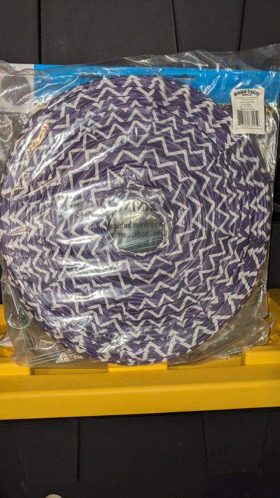Purple Chevron Lantern/Linternas de papel con diseño de chevrones color morado