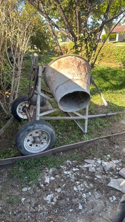 Cement mixer