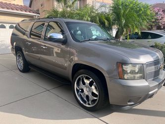 2007 Chevrolet Suburban Full-Size SUV