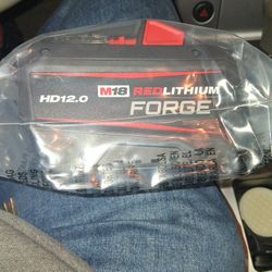 BRAND NEW BATERRY  MILWAUKE  M18 RED LITHIUM FORCE  HD12.0