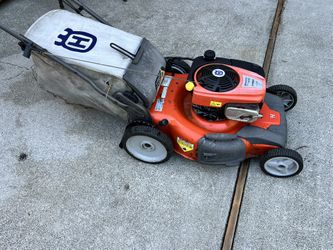Husqvarna Self Propelled Push Mower HU 775H With Bag New Belt And Oil