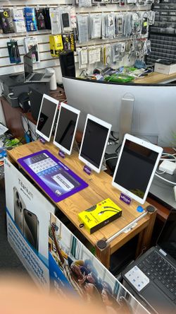 Apple iPad 6th Generation 32GB For Sale