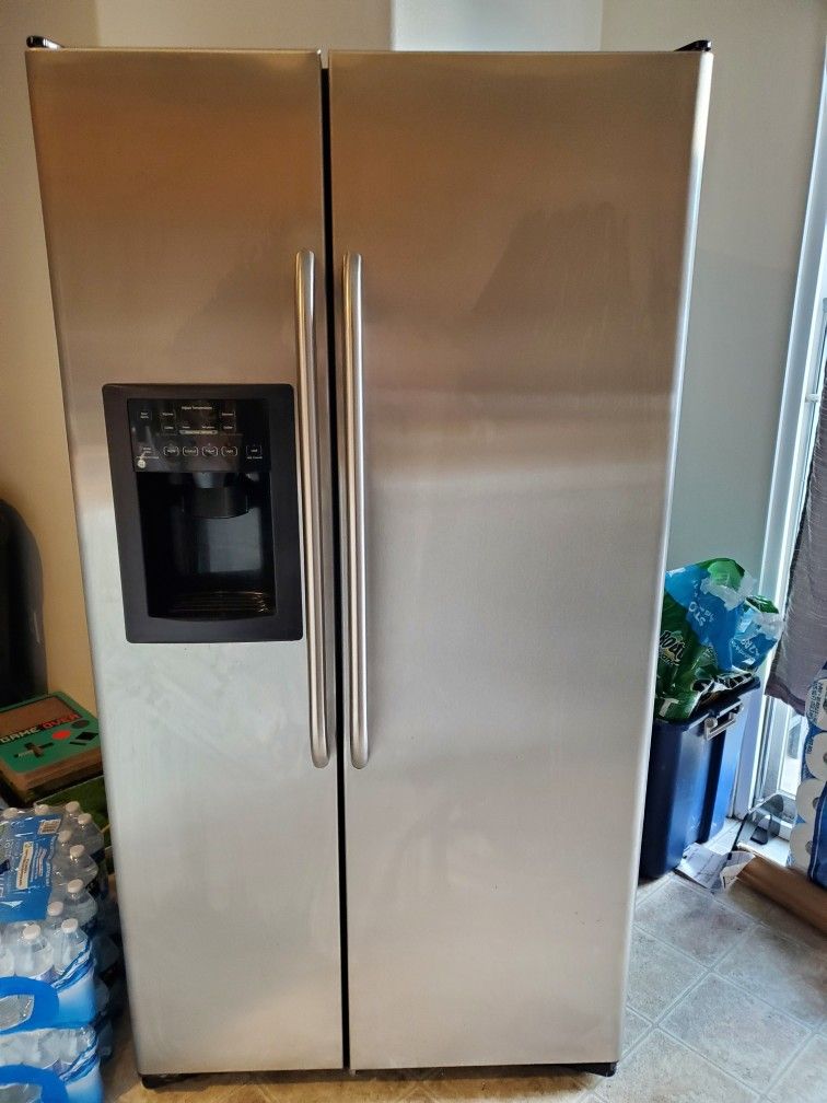 Used Refrigerator Everything Works