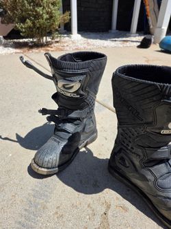 Oneal Size 5 boys riding boots
