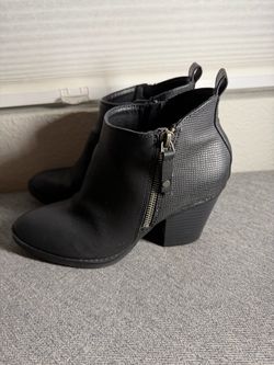 Black Boots – Size 6 – $15