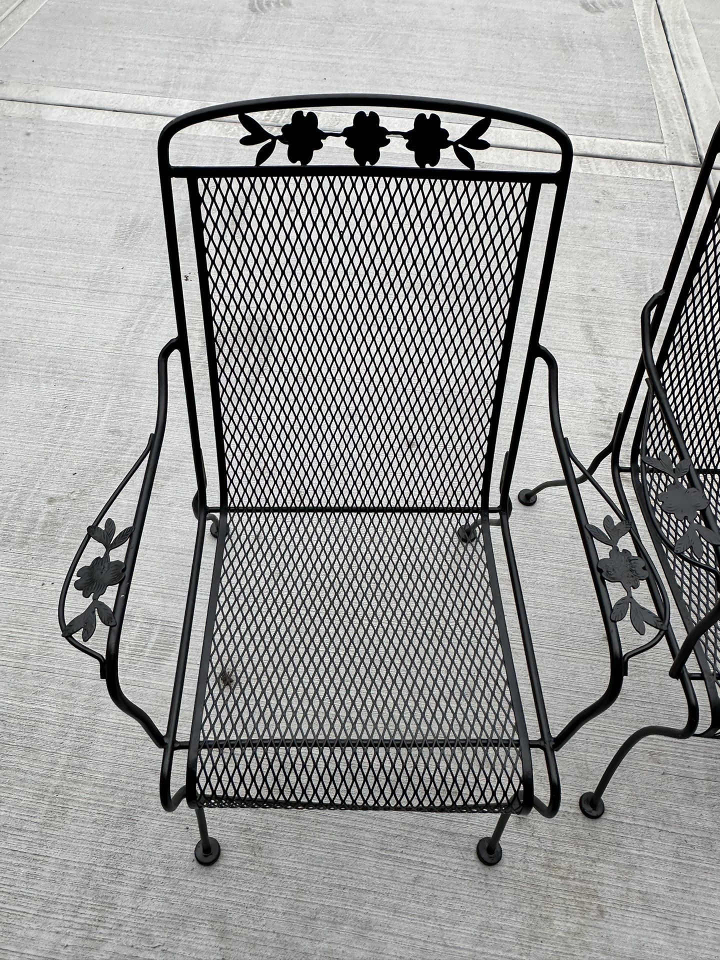 2 PATIO CHAIRS