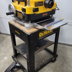 Dewalt Planer DW735 / DW735X with Dewalt stand


