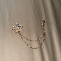 Men’s brand new crown brooch with chain lapel pin for suit and jacket