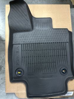 Toyota Venza Floor Mats