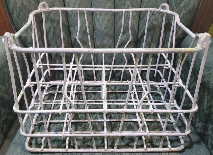Vintage Unbranded Dairy Metal Wire 12 Milk Bottle Wood Crate Carrier Insert NICE