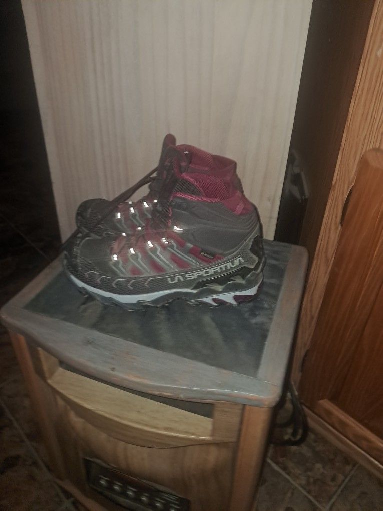 La Sportuva Women's Hiking Boots