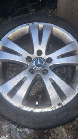 Mercedes-Benz Alloy Wheel with Tire