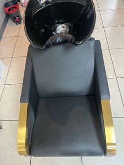 Hair salon shampoo station