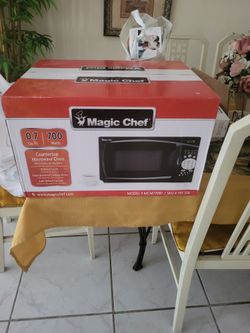 New Chef Microwave  700 Watts