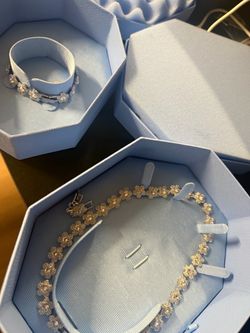 Ariana grande Swarovski set