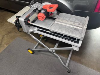 Diamondback 7 inch heavy duty Tile Saw with stand and new blade