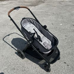 Maxi-Cosi Foldable Stroller! Good condition! Works great!