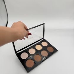 contouring and highlighter plate 